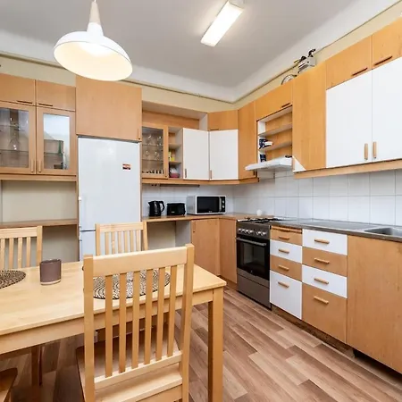 Classy Flat,2-br,private Parking,smart Tv Apartmán *
