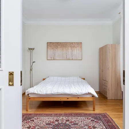 Classy Flat,2-br,private Parking,smart Tv