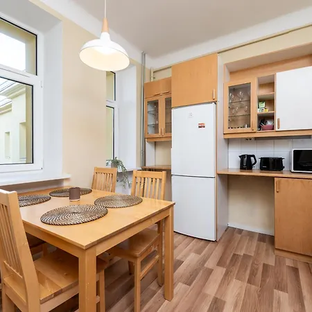 Classy Flat,2-br,private Parking,smart Tv