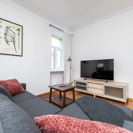 Classy Flat,2-br,private Parking,smart Tv Apartment *