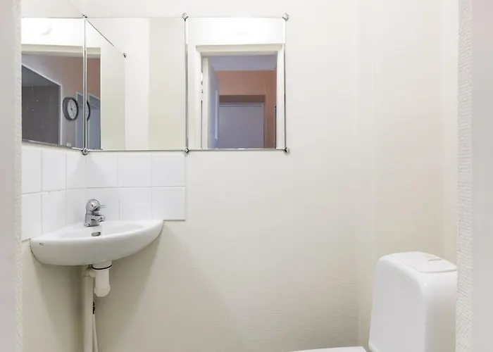 Classy Flat,2-br,private Parking,smart Tv Апартаменты