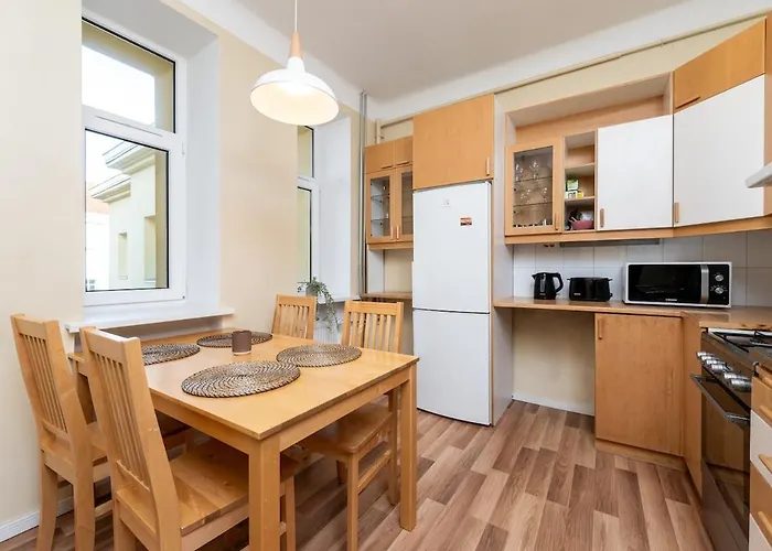 Classy Flat,2-br,private Parking,smart Tv