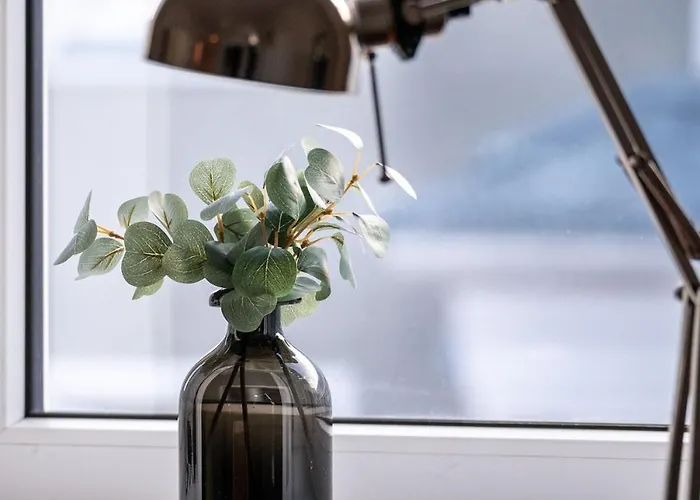 Classy Flat,2-br,private Parking,smart Tv