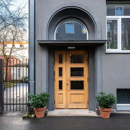 Apartment Classy Flat,2-br,private Parking,smart Tv